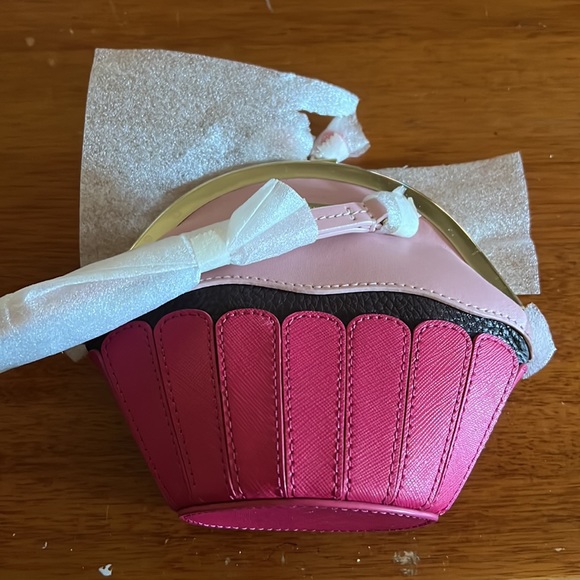 Kate Spade Posie Take The Cake Cupcake Wristlet  NWT - Picture 4 of 5
